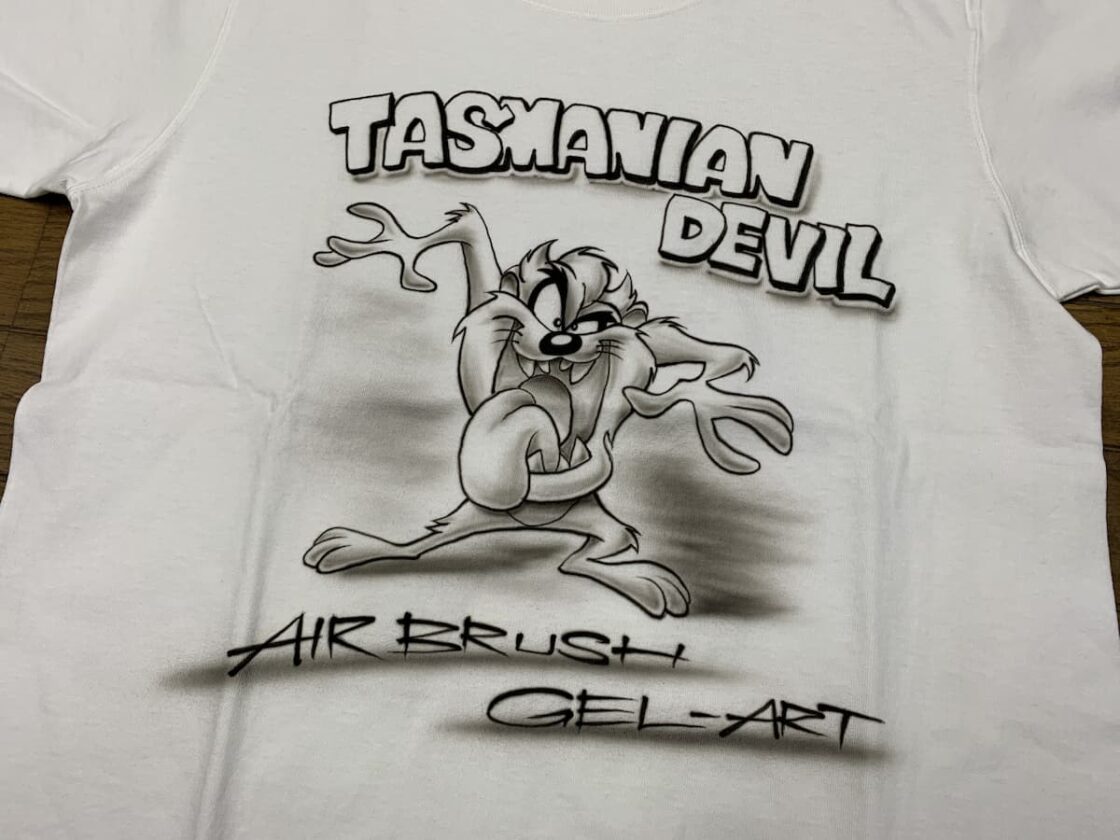 タスマニアンデビルのTシャツ